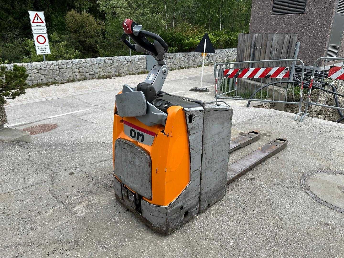Carretilla elevadora segunda mano STILL EXU SF 20 ELEKTRO NIEDERHUBWAGENFAHRERSTAND (13044482)