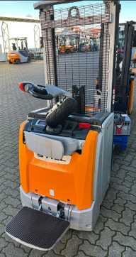 Carretilla elevadora segunda mano STILL EXV-SF14I ELEKTRO HOCHHUBWAGENFAHRERSTAND (13019225) backdrop