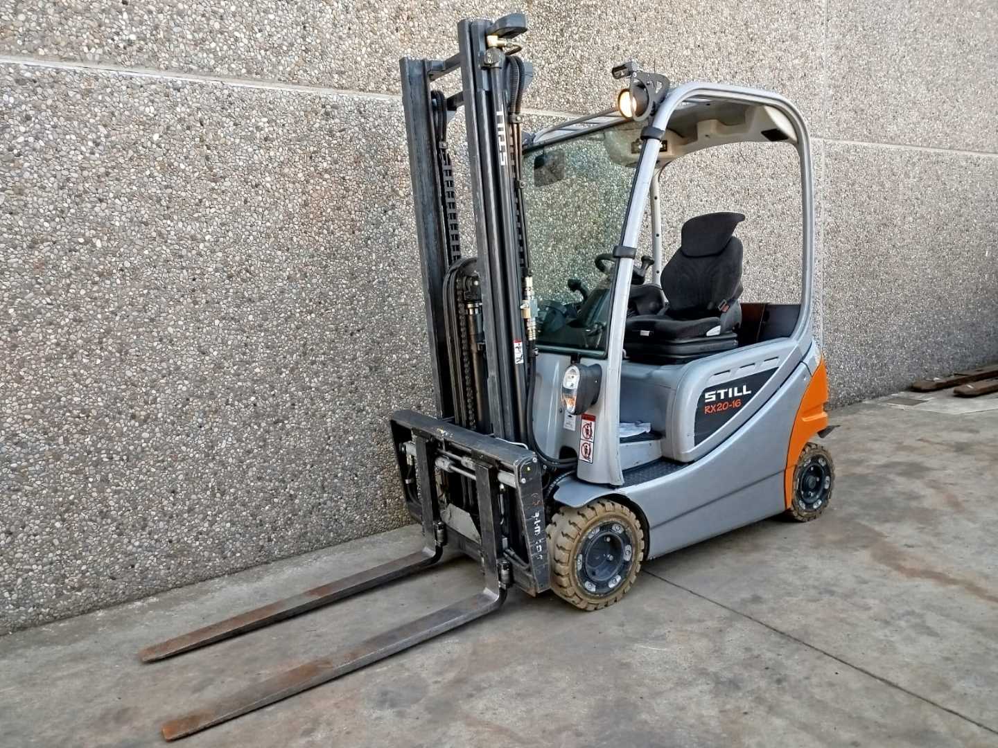 Carretilla elevadora segunda mano STILL RX20-16P ELEKTRO VIERRADFRONTSTAPLER (13067348)