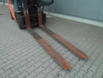 Carretilla elevadora segunda mano TOYOTA 02-8 FGF-25 GAS VIERRADFRONTSTAPLER (13076416)