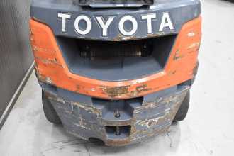 Carretilla elevadora segunda mano TOYOTA 02-8FGF25 /58291/ GAS VIERRADFRONTSTAPLER (13066175)
