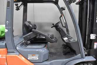 Carretilla elevadora segunda mano TOYOTA 02-8FGF25 /58293/ GAS VIERRADFRONTSTAPLER (13066177)