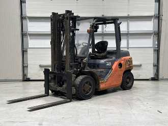 Carretilla elevadora segunda mano TOYOTA 40-8FD35N DIESEL VIERRADFRONTSTAPLER (13027623) backdrop
