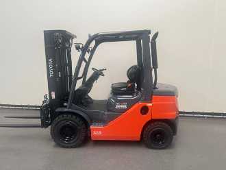 Carretilla elevadora segunda mano TOYOTA 52-8 FDF 25 DIESEL VIERRADFRONTSTAPLER (13071648)