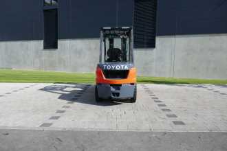 Carretilla elevadora segunda mano TOYOTA 52-8FDJF35 DIESEL VIERRADFRONTSTAPLER (12769719)