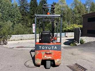 Carretilla elevadora segunda mano TOYOTA 7FBEST15 - 4510mm ELEKTRO DREIRADFRONTSTAPLER (13069375)