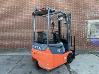 Carretilla elevadora segunda mano TOYOTA 7FBEST15 ELEKTRO DREIRADFRONTSTAPLER (13059464)