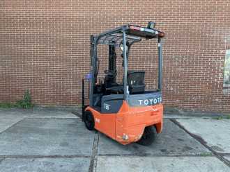 Carretilla elevadora segunda mano TOYOTA 7FBEST15 ELEKTRO DREIRADFRONTSTAPLER (13059464)