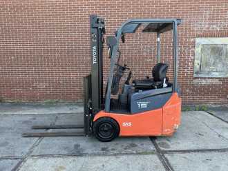 Carretilla elevadora segunda mano TOYOTA 7FBEST15 ELEKTRO DREIRADFRONTSTAPLER (13059464)