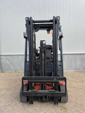 Carretilla elevadora segunda mano TOYOTA 8 FBE 15T ELEKTRO DREIRADFRONTSTAPLER (13068335)
