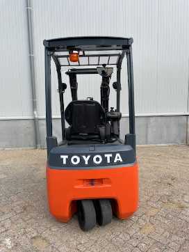 Carretilla elevadora segunda mano TOYOTA 8 FBE 15T ELEKTRO DREIRADFRONTSTAPLER (13068335)
