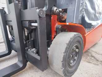 Carretilla elevadora segunda mano TOYOTA 8FBE16T ELEKTRO DREIRADFRONTSTAPLER (13040260)