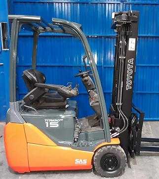 Carretilla elevadora segunda mano TOYOTA 8FBET15 ELEKTRO DREIRADFRONTSTAPLER (12399682)