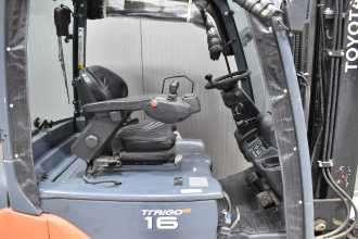 Carretilla elevadora segunda mano TOYOTA 8FBM16T /59090/ ELEKTRO VIERRADFRONTSTAPLER (13073121)