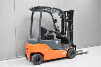 Carretilla elevadora segunda mano TOYOTA 8FBM18T /57241/ ELEKTRO VIERRADFRONTSTAPLER (13028304)