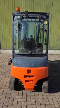 Carretilla elevadora segunda mano TOYOTA 8FBM18T ELEKTRO VIERRADFRONTSTAPLER (13073292)