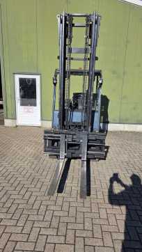 Carretilla elevadora segunda mano TOYOTA 8FBMT25 ELEKTRO VIERRADFRONTSTAPLER (13073295)