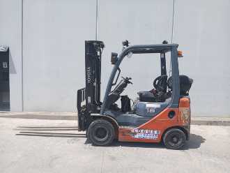 Carretilla elevadora segunda mano TOYOTA D02-8FG18 CARRETILLA ELEVADORA GAS 1.800 KG GAS VIERRADFRONTSTAPLER (13006618) backdrop