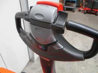 Carretilla elevadora segunda mano TOYOTA LWE140 ELEKTRO NIEDERHUBWAGENDEICHSEL (13071625)