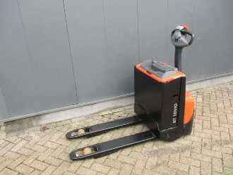 Carretilla elevadora segunda mano TOYOTA LWE160 ELEKTRO NIEDERHUBWAGENDEICHSEL (13033764)