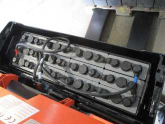 Carretilla elevadora segunda mano TOYOTA LWE160 ELEKTRO NIEDERHUBWAGENDEICHSEL (13033764)