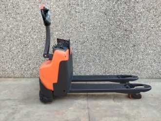 Carretilla elevadora segunda mano TOYOTA LWI160 litio ELEKTRO NIEDERHUBWAGENSEMIELEKTRISCH (13070308)