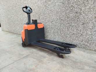 Carretilla elevadora segunda mano TOYOTA LWI160 litio ELEKTRO NIEDERHUBWAGENSEMIELEKTRISCH (13073987)