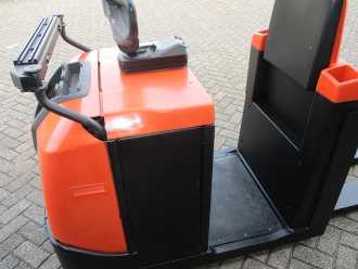Carretilla elevadora segunda mano TOYOTA OSE250 ELEKTRO NIEDERHUBKOMMISSIONIERER (13033767)
