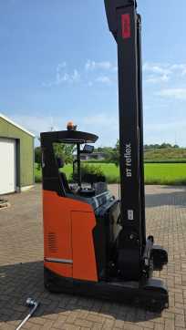 Carretilla elevadora segunda mano TOYOTA RRE140HE ELEKTRO SCHUBMASTSTAPLER (13057414) backdrop