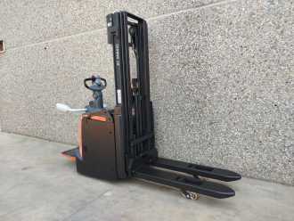 Carretilla elevadora segunda mano TOYOTA SPE120L ELEKTRO HOCHHUBWAGENDEICHSEL (13067366)