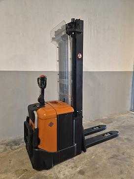 Carretilla elevadora segunda mano TOYOTA SSL16 ELEKTRO HOCHHUBWAGENFAHRERSTAND (13067002)