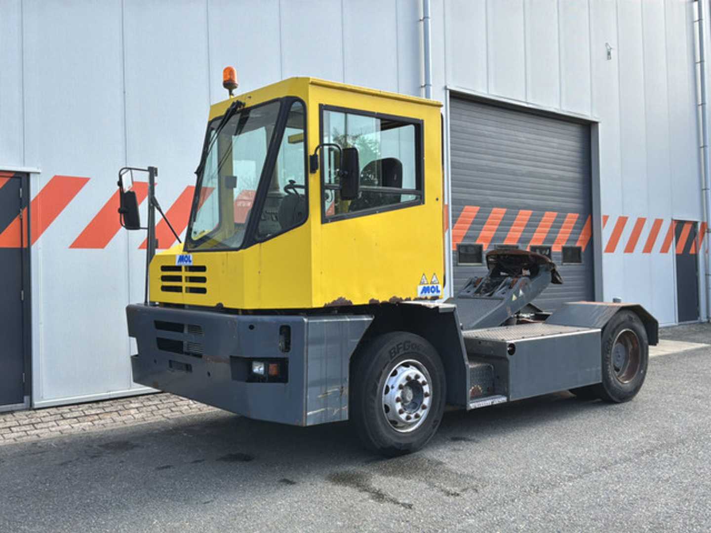 Carretilla elevadora segunda mano WEITERE MOL YT200/4x2 DIESEL FAHRERSITZWAGEN (13072386)
