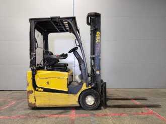 Carretilla elevadora segunda mano YALE ERP15VC ELEKTRO DREIRADFRONTSTAPLER (13048338)
