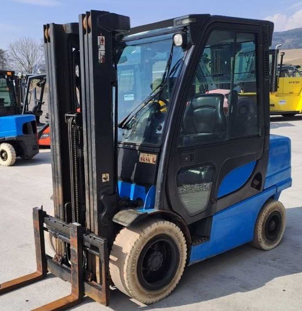 Carretilla elevadora segunda mano YALE GDP 30VX DIESEL VIERRADFRONTSTAPLER (13054266)
