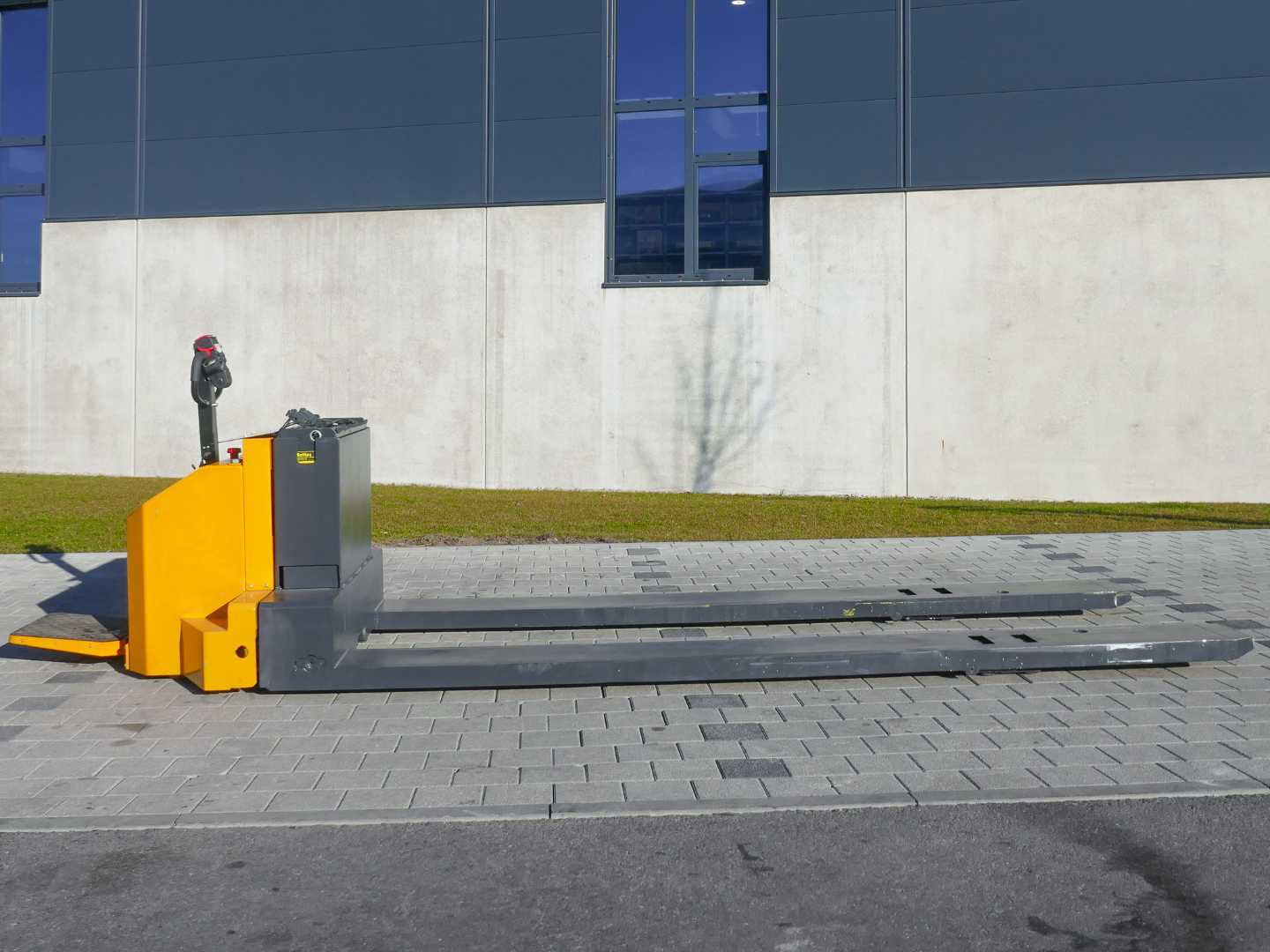 Chariot élévateur d'occasion BAKA EGU-5020 SO ELEKTRO NIEDERHUBWAGENDEICHSEL (12947670)