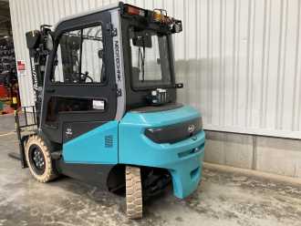 Chariot élévateur d'occasion BAOLI KBE 35 Li G1 -Vorführmaschine ELEKTRO VIERRADFRONTSTAPLER (13027055)