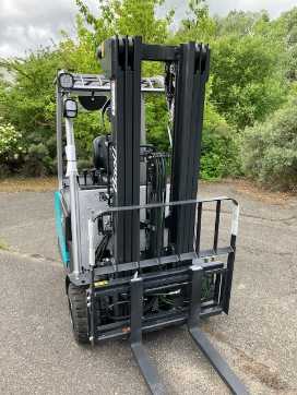 Chariot élévateur d'occasion BAOLI KBET 18 Li G1 ELEKTRO DREIRADFRONTSTAPLER (13034326)