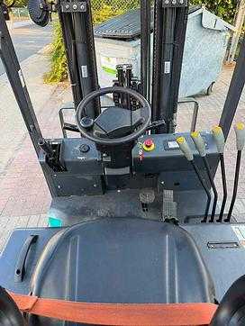 Chariot élévateur d'occasion BAOLI KBET 20 ELEKTRO DREIRADFRONTSTAPLER (13072102)
