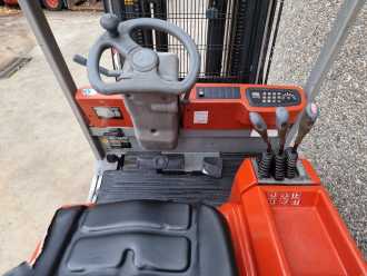 Chariot élévateur d'occasion BT CBE15 ELEKTRO DREIRADFRONTSTAPLER (13040237)