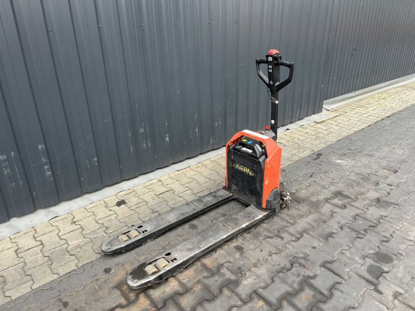 Chariot élévateur d'occasion BT LHE130 ELEKTRO NIEDERHUBWAGENDEICHSEL (13049692)