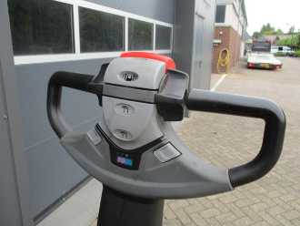 Chariot élévateur d'occasion BT LPE200 ELEKTRO NIEDERHUBWAGENFAHRERSTAND (13071609)