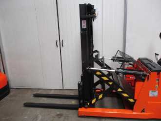 Chariot élévateur d'occasion BT RWE120 ELEKTRO HOCHHUBWAGENFAHRERSTAND (13021812)