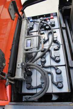 Chariot élévateur d'occasion BT SPE 120 L ELEKTRO HOCHHUBWAGENDEICHSEL (13036865)