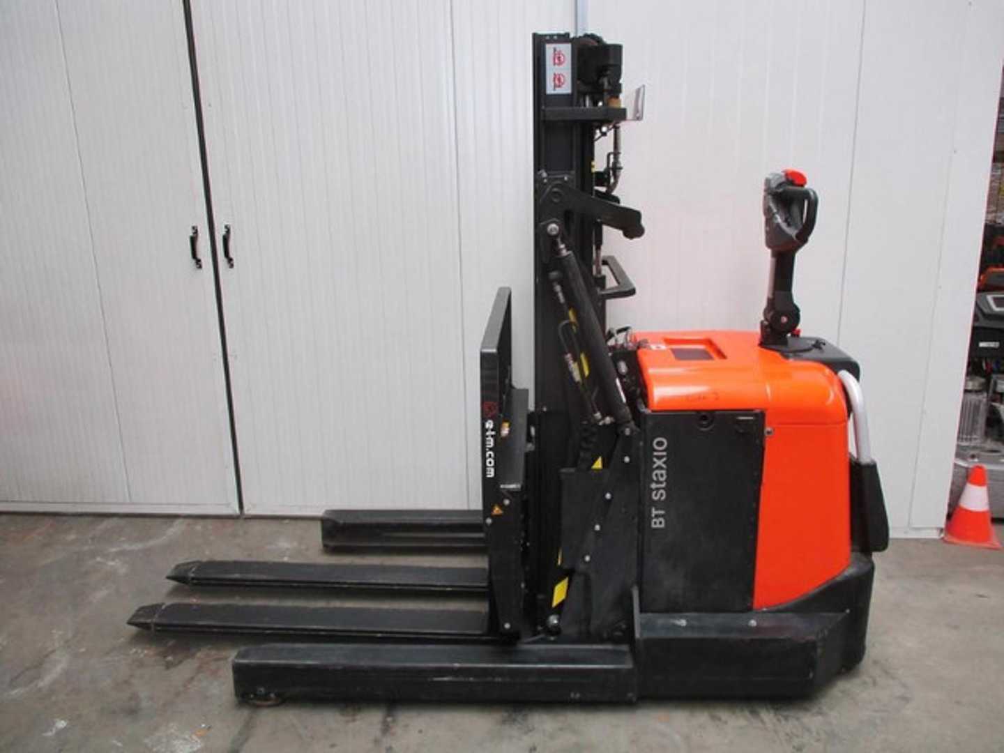Chariot élévateur d'occasion BT SPE 120 XR ELEKTRO HOCHHUBWAGENFAHRERSTAND (13059622)