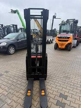 Chariot élévateur d'occasion BT SPE 160 ELEKTRO HOCHHUBWAGENFAHRERSTAND (13049554)