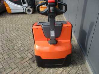 Chariot élévateur d'occasion BT SWE 080L ELEKTRO HOCHHUBWAGENDEICHSEL (13071581)