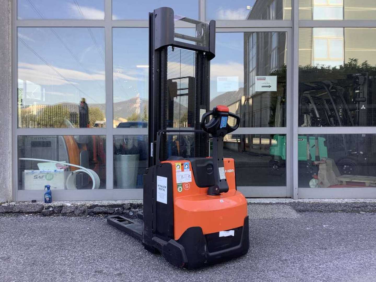 Chariot élévateur d'occasion BT SWE 100 ELEKTRO HOCHHUBWAGENDEICHSEL (13075242)