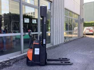 Chariot élévateur d'occasion BT SWE 100 ELEKTRO HOCHHUBWAGENDEICHSEL (13075242)