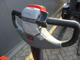 Chariot élévateur d'occasion BT SWE120 ELEKTRO HOCHHUBWAGENFAHRERSTAND (13053809)
