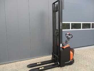 Chariot élévateur d'occasion BT SWE120 ELEKTRO HOCHHUBWAGENFAHRERSTAND (13057699)